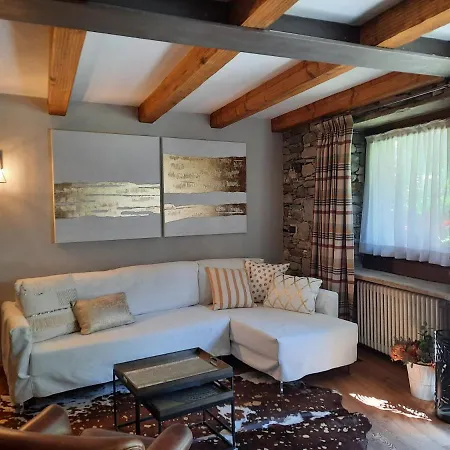 Derby Village Villaret