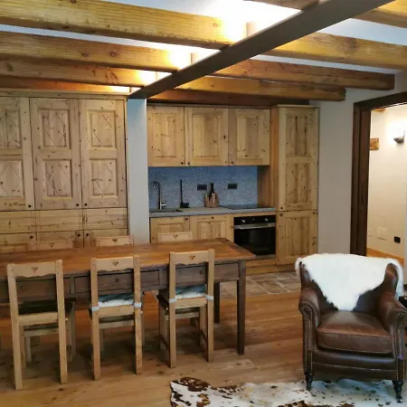 Derby Village * Villaret