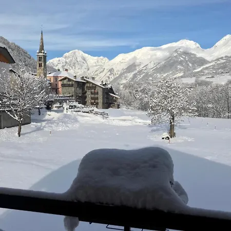 Derby Village Villaret