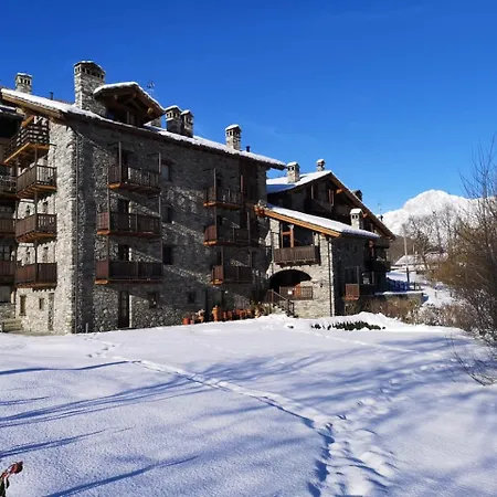 Derby Village Апартаменты