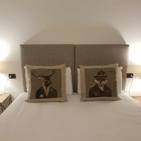 Derby Village Villaret